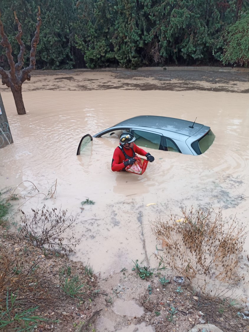 Flood rescues by firefighters in Totana, Murcia, Spain in early March 2025. Credit: 112 Región de Murcia