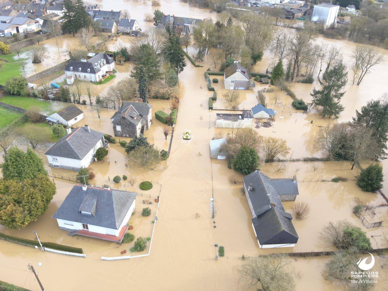 The department of Ille-et-Vilaine saw severe flooding after heavy rain from Storm Herminia caused multiple rivers to break their banks in late January 2025. Firefighters carried out rescues and evacuations. Photo credit: SDIS 35