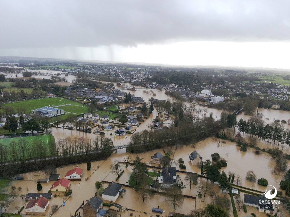 The department of Ille-et-Vilaine saw severe flooding after heavy rain from Storm Herminia caused multiple rivers to break their banks in late January 2025. Firefighters carried out rescues and evacuations. Photo credit: SDIS 35