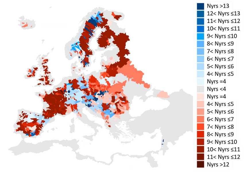 EFAS v4 calibration domain with 6-hourly (blue) and daily (red) calibration catchments.