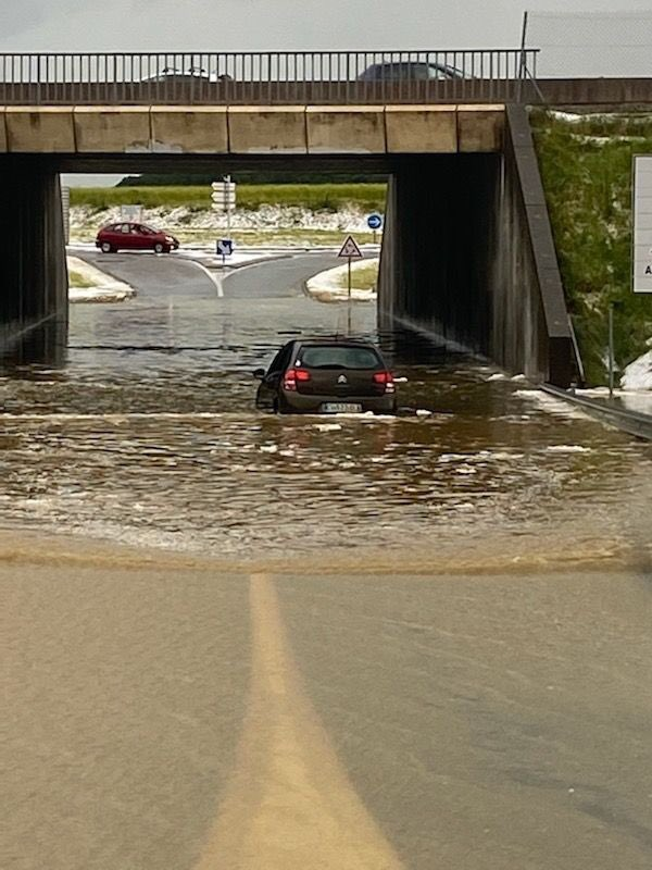 Flood rescue at Sonchamp, Yvelines, France, 04 June 2022. Credit: Yvelines Gendarmerie